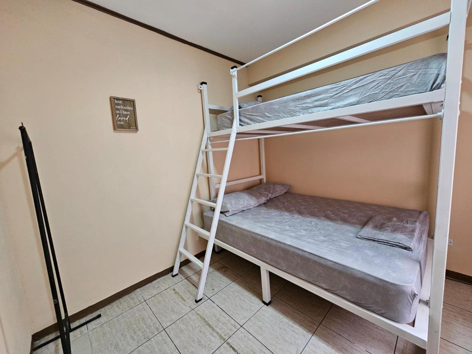 Hostel La Cali Inn San José Esterno foto