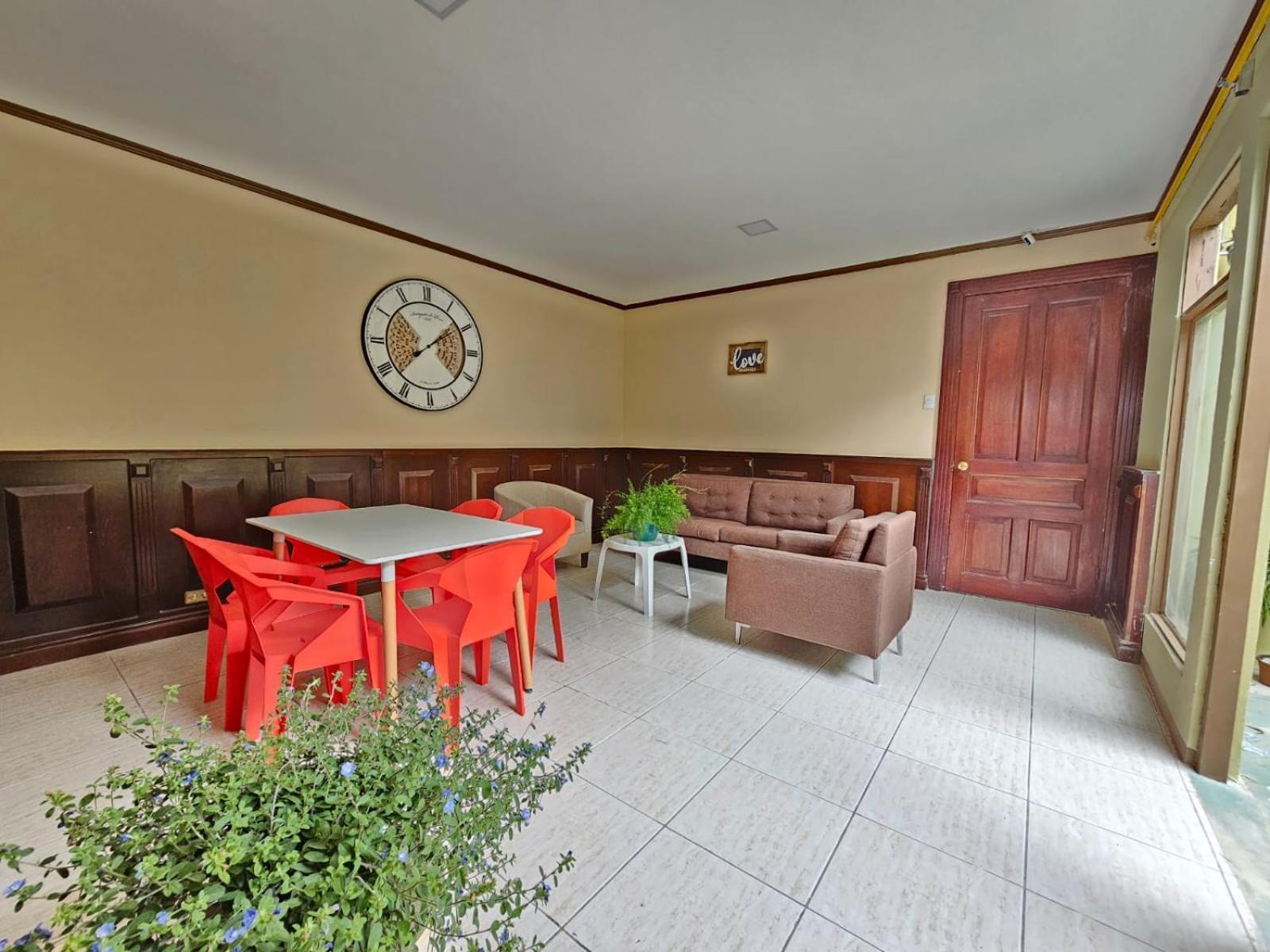 Hostel La Cali Inn San José Esterno foto